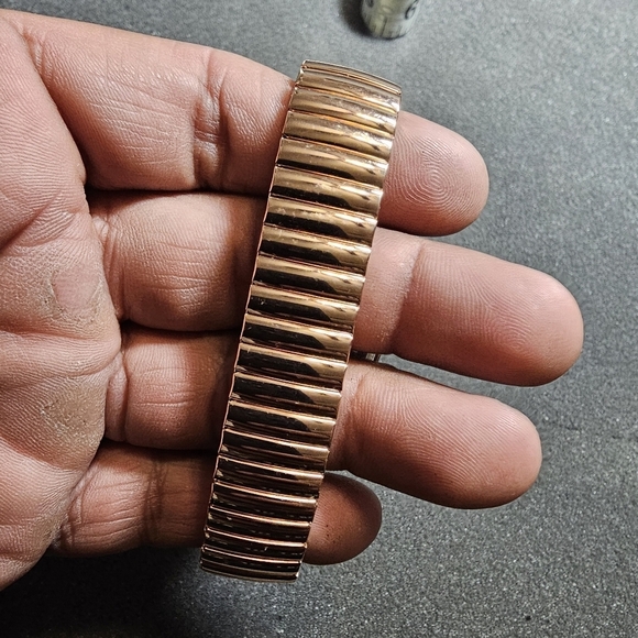 Accutime Ladies Quartz Fashion Watch Rose Gold Tone MOP Roman Dial Working - Picture 9 of 10